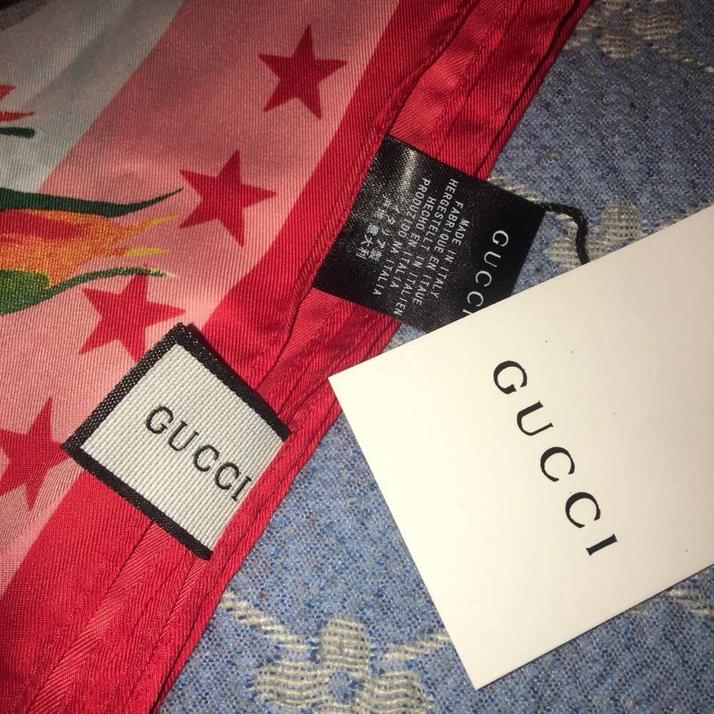 Garden silk scarf gucci